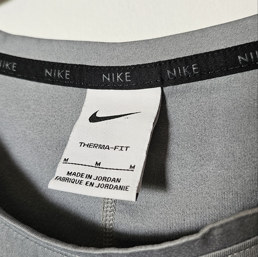 NWOT Nike therma-fit gray soft fleece warm crewneck stretchy longsleeve Size M - Picture 5 of 7